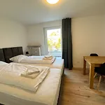 Großzügige Am Stadtrand Apartment *