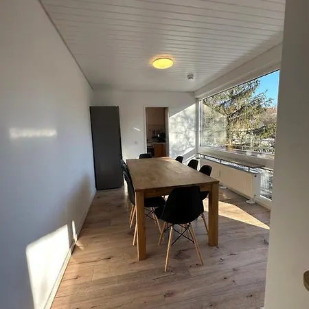 Großzügige Am Stadtrand Apartment