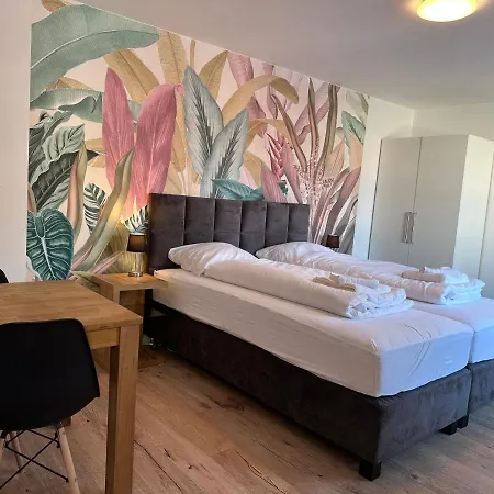 Apartment Großzügige Am Stadtrand *