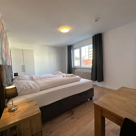 Apartment Großzügige Am Stadtrand *