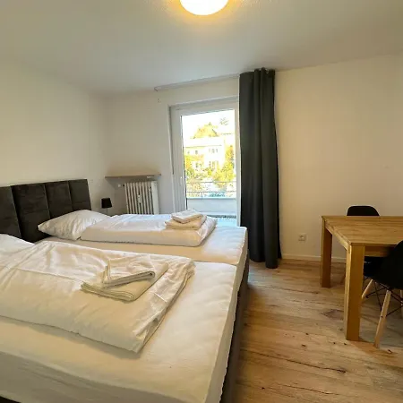 Grosszuegige Am Stadtrand Lägenhet *