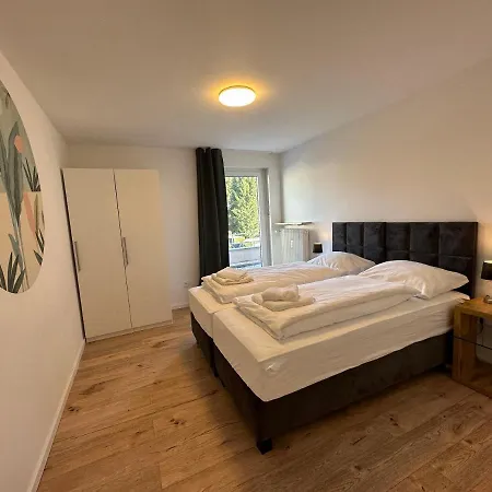 Großzügige Am Stadtrand Apartamento