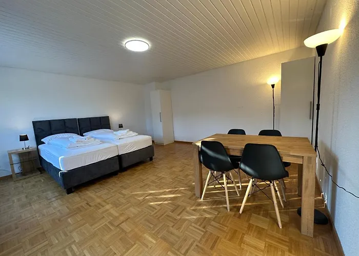 Grosszuegige Am Stadtrand Würzburg