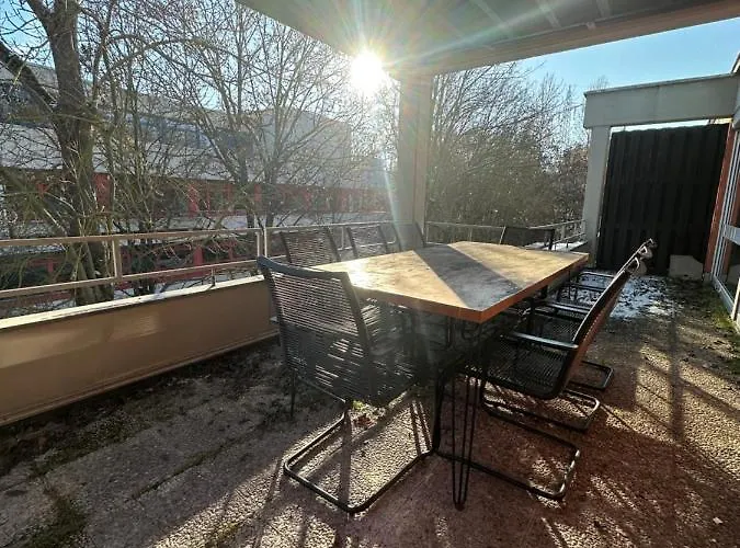 Grosszuegige Am Stadtrand * Würzburg