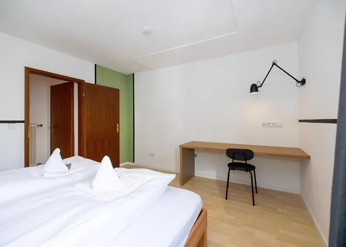 Grosszuegige Am Stadtrand Würzburg